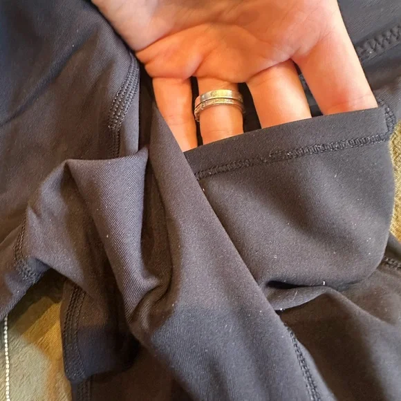 Lululemon Align High-Rise Crop Leggings 23” with Pockets Black Size 4 - Picture 8 of 11